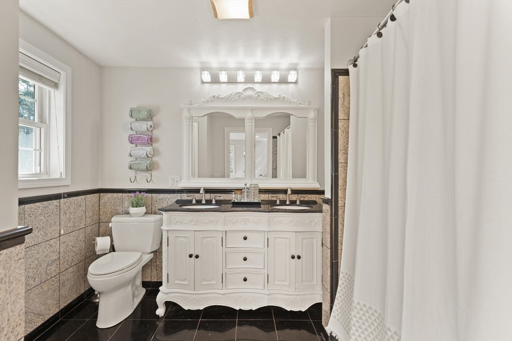 10 Sullivan Rd
