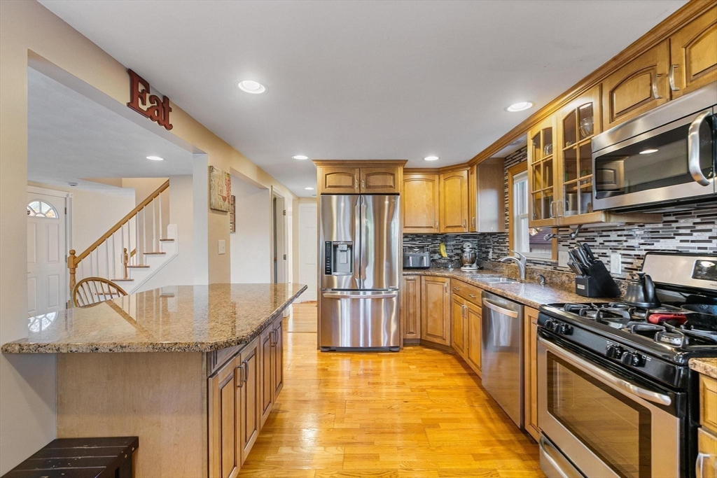 26 Bates St