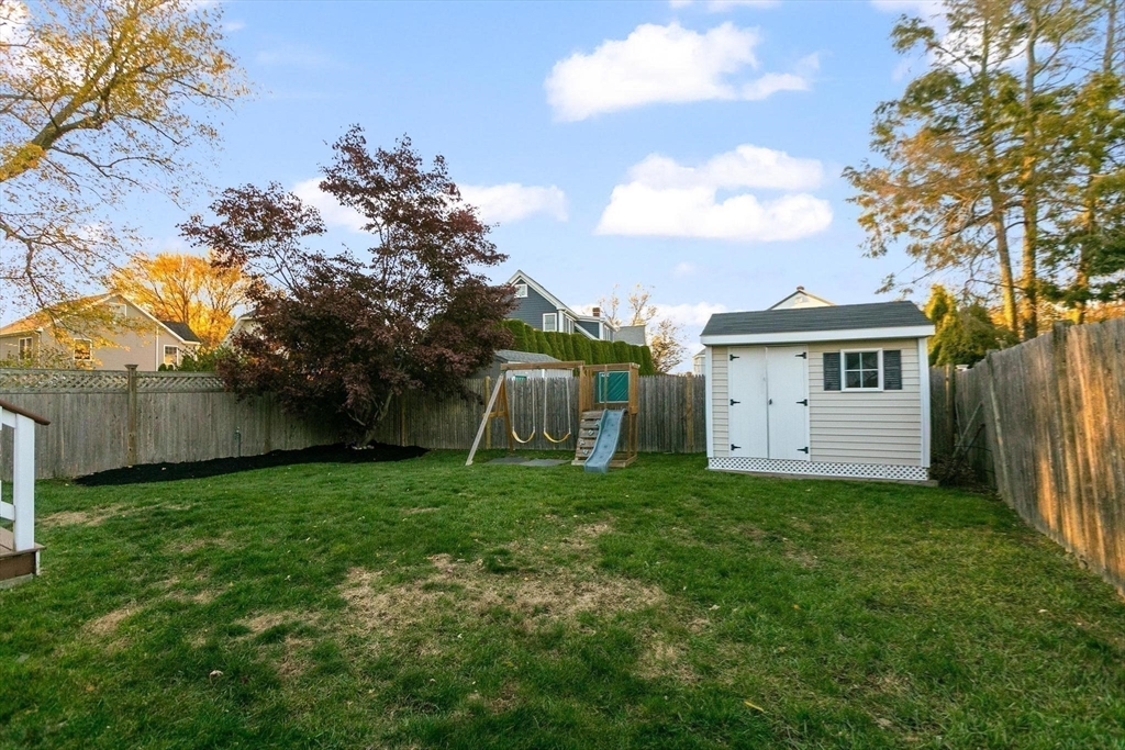 26 Bates St