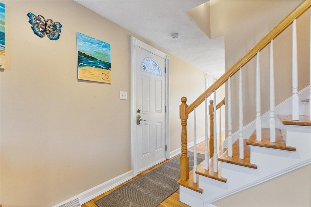 26 Bates St