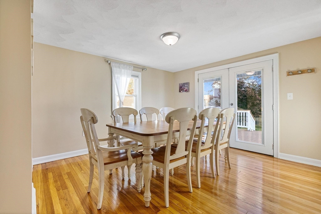 26 Bates St