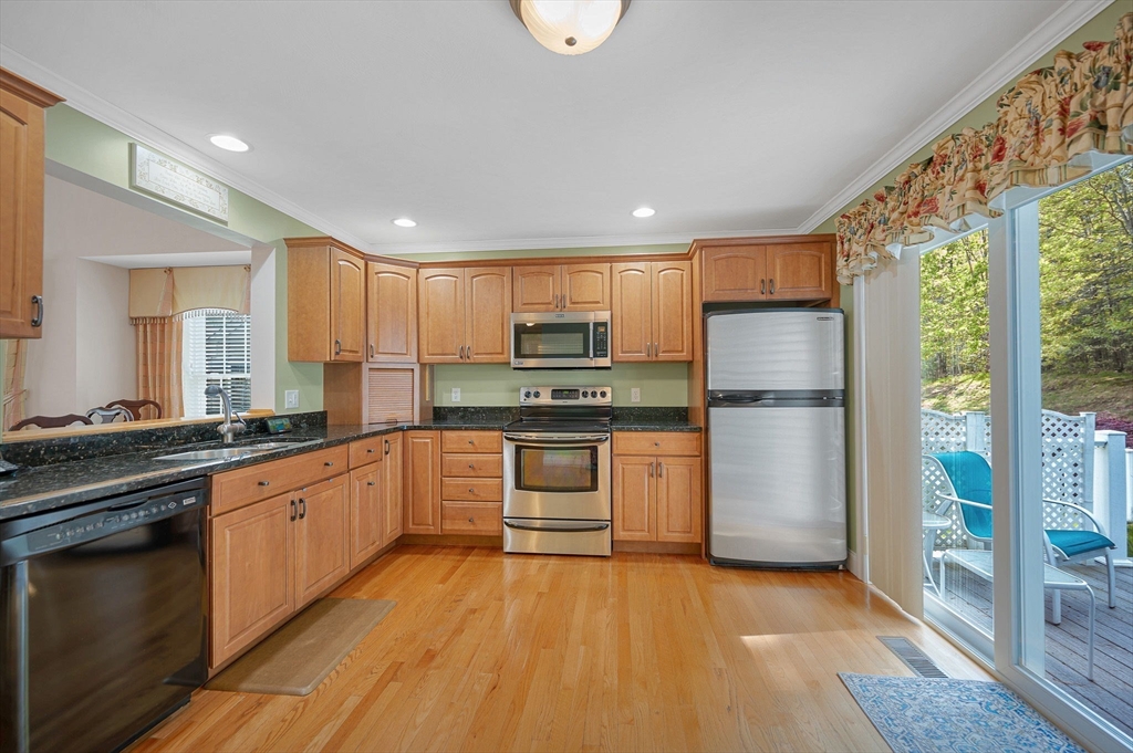22 Town Village Dr # 22