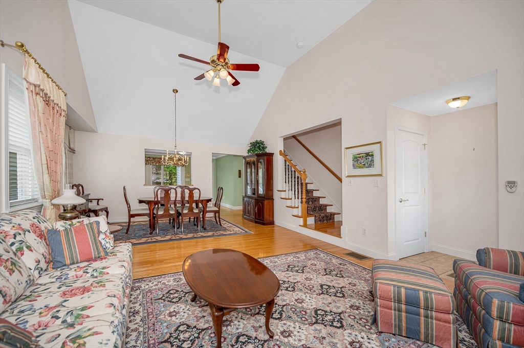 22 Town Village Dr # 22