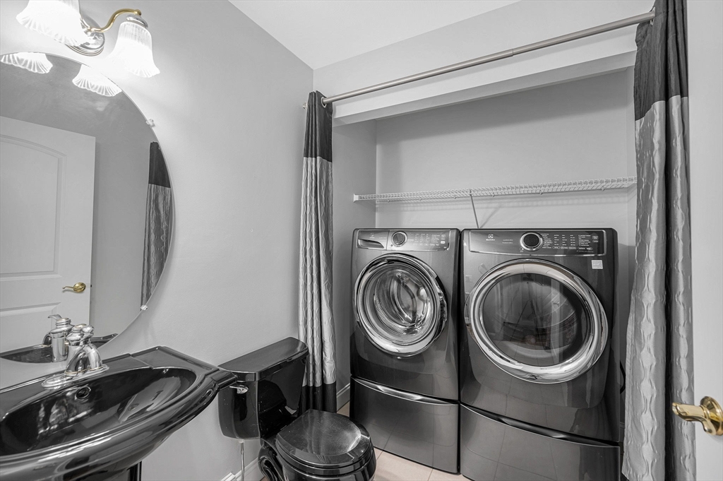 22 Town Village Dr # 22