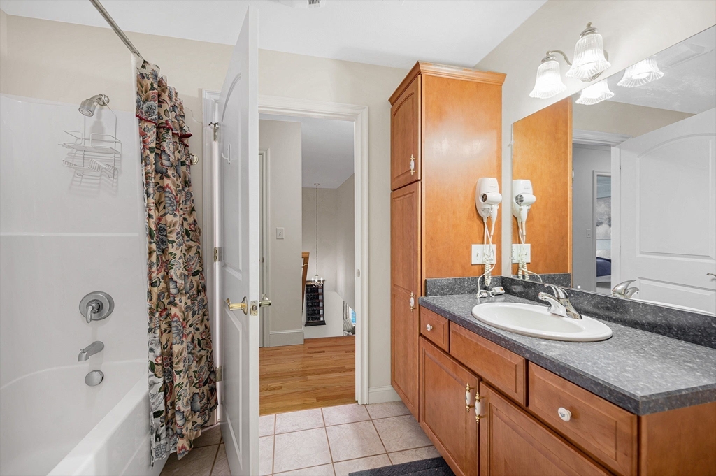 22 Town Village Dr # 22
