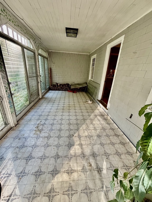 137 Spofford Rd