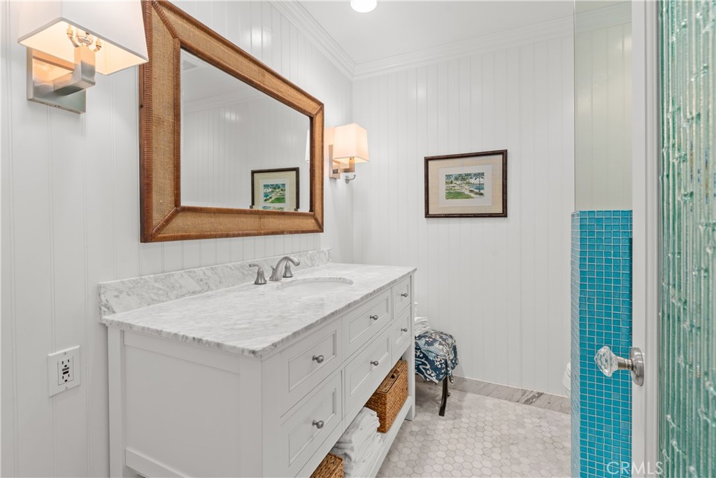 24115 Gourami Bay