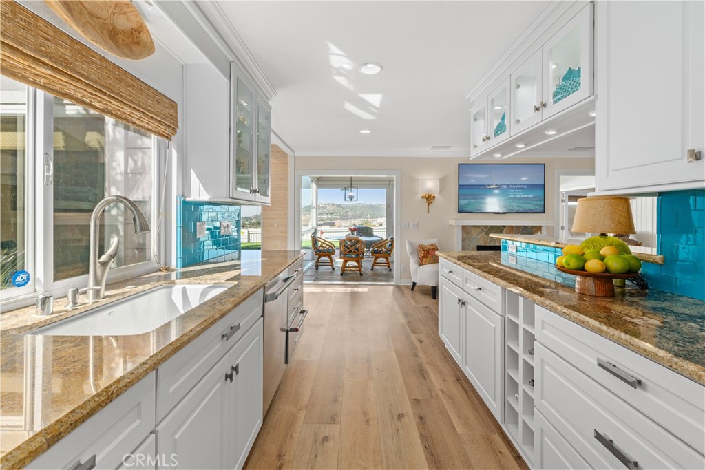24115 Gourami Bay
