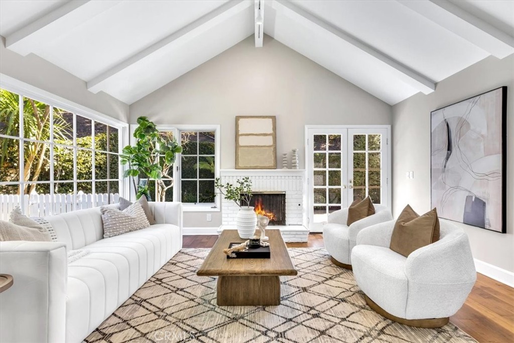 33972 Cape Cove