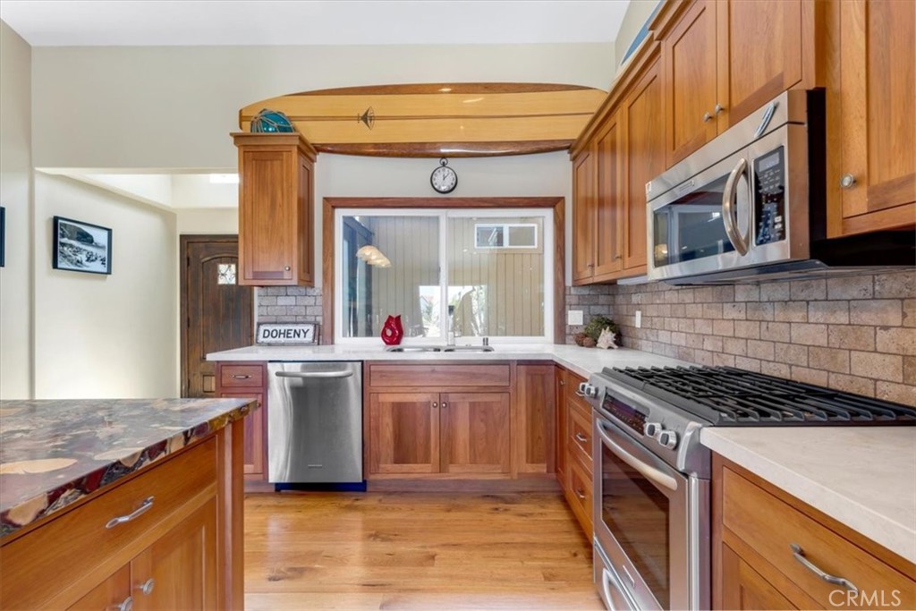 33441 N Spinnaker Drive N