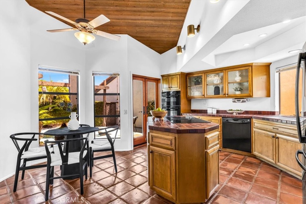 24155 Vista D Onde
