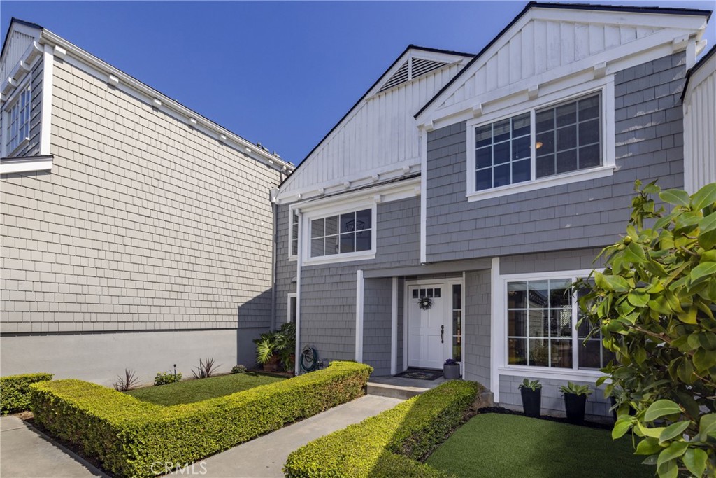 33986 Cape Cove