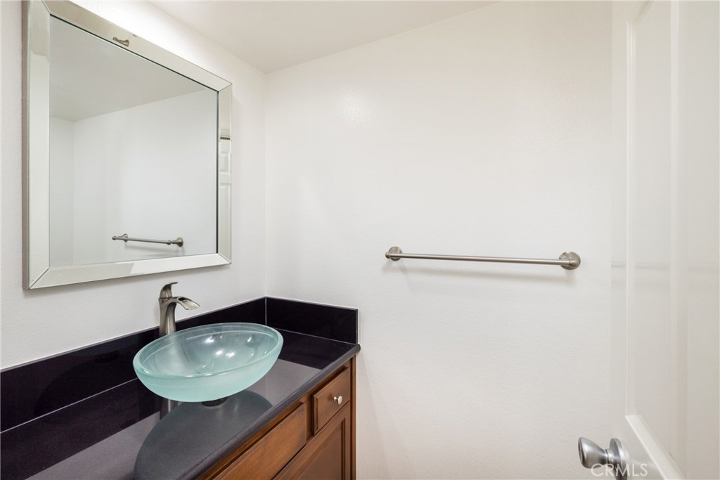 33986 Cape Cove