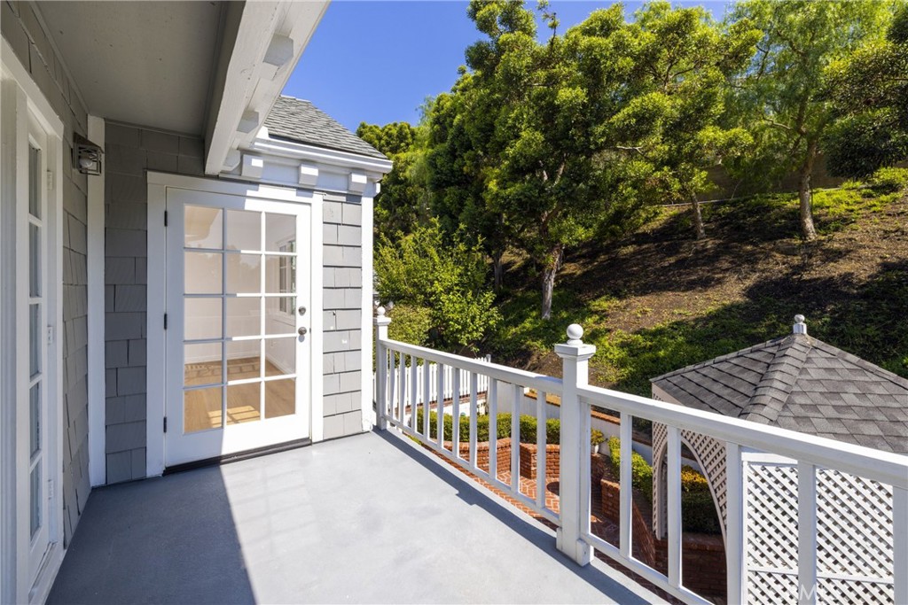 33986 Cape Cove