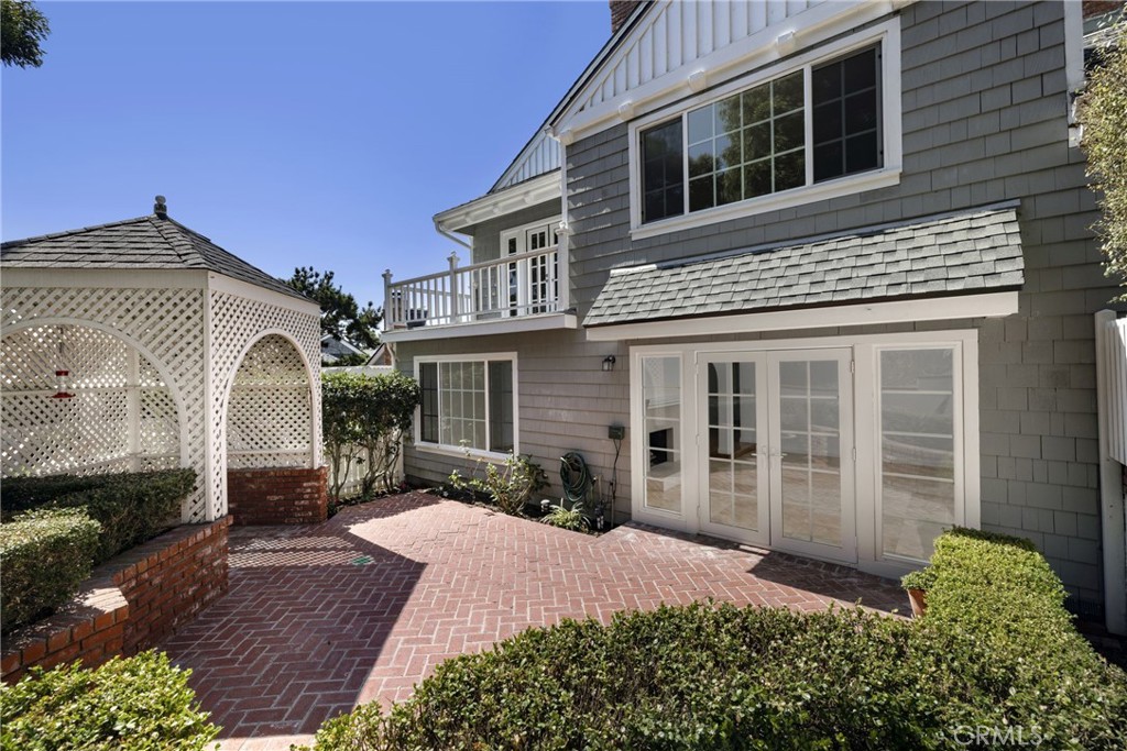 33986 Cape Cove