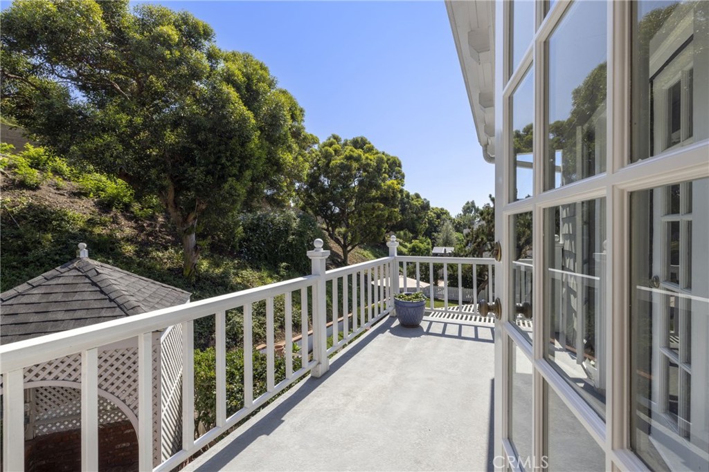 33986 Cape Cove