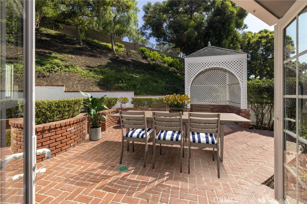 33986 Cape Cove