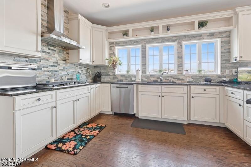 125 Northeast Drive