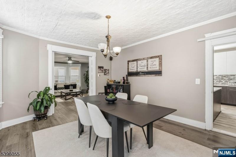 106 W Gibbons Street