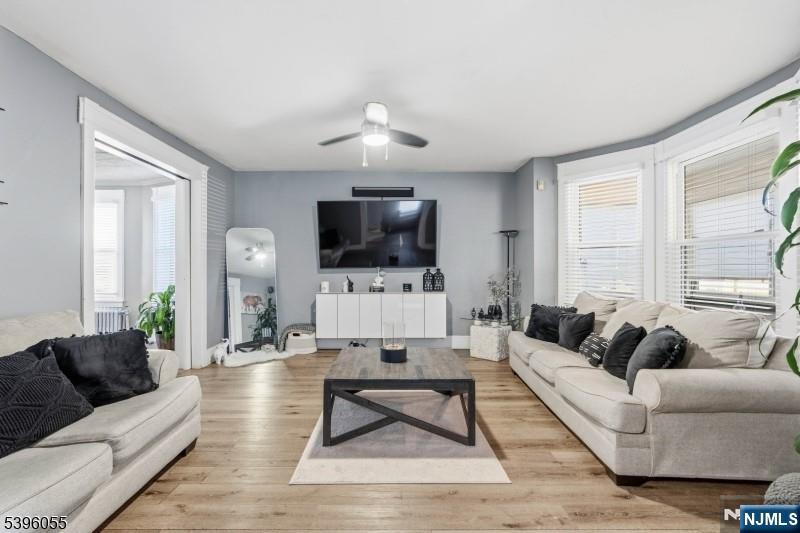 106 W Gibbons Street