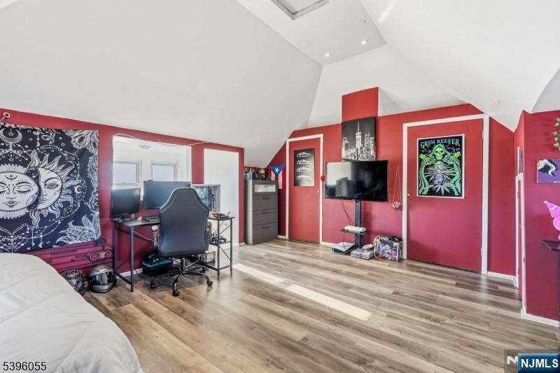 106 W Gibbons Street