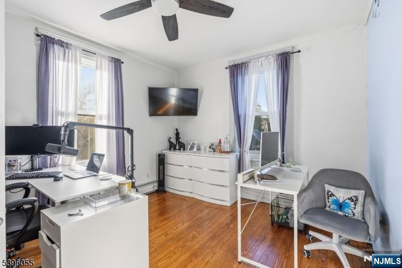 106 W Gibbons Street