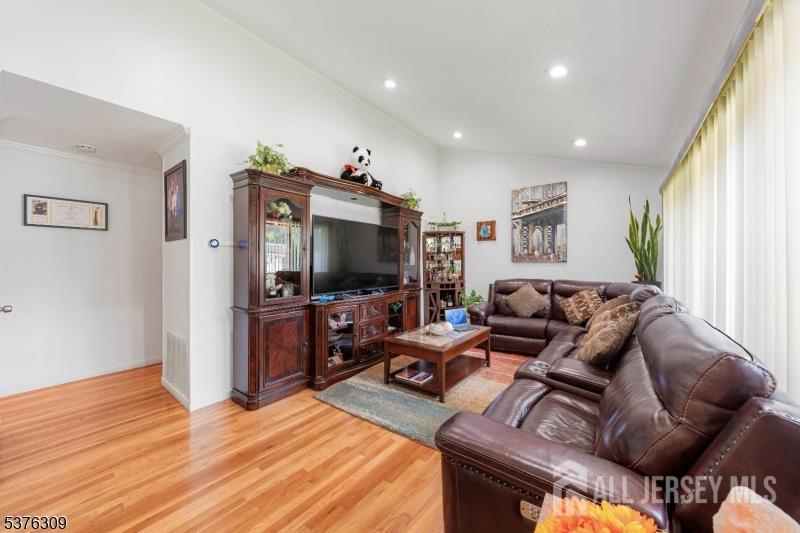 40 Buttonwood Drive