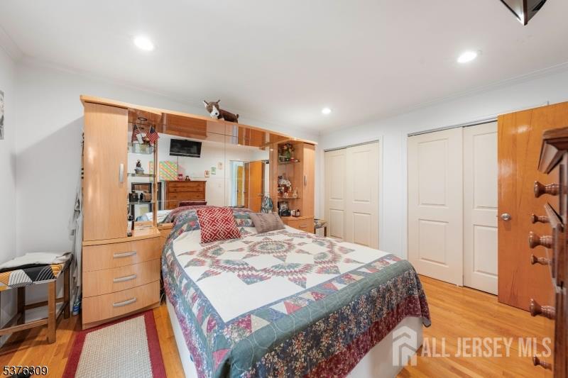 40 Buttonwood Drive