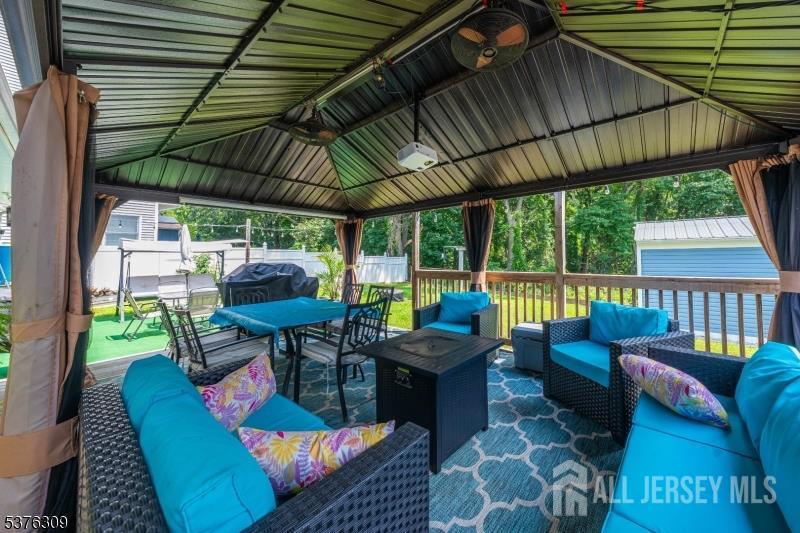 40 Buttonwood Drive