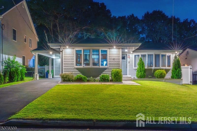 40 Buttonwood Drive