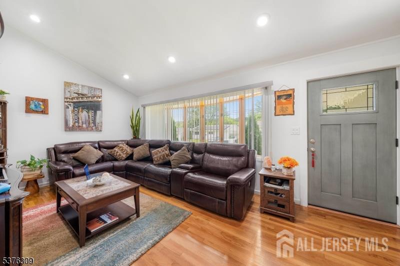 40 Buttonwood Drive
