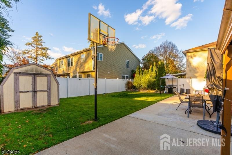 106 W Gibbons Street W