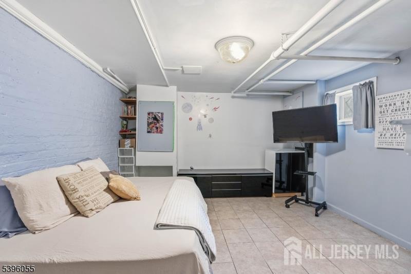 106 W Gibbons Street W