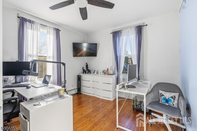 106 W Gibbons Street W