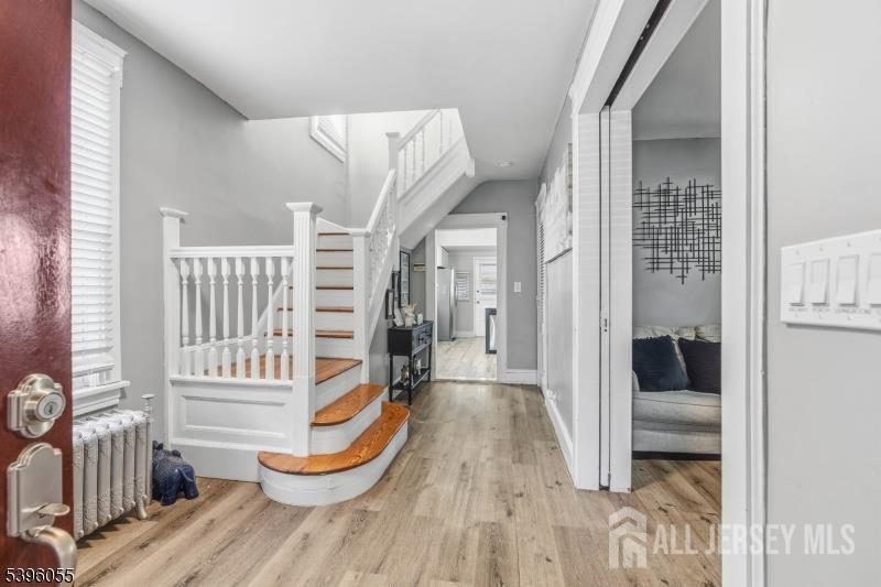 106 W Gibbons Street W