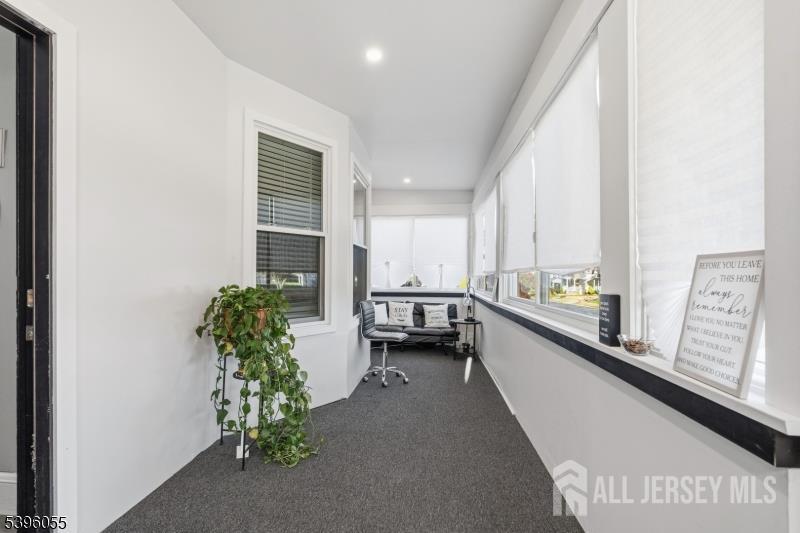 106 W Gibbons Street W