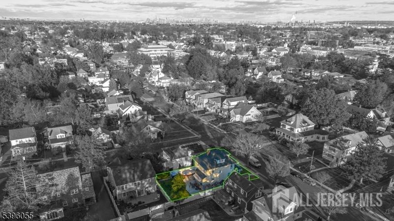 106 W Gibbons Street W