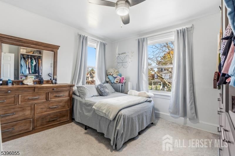 106 W Gibbons Street W