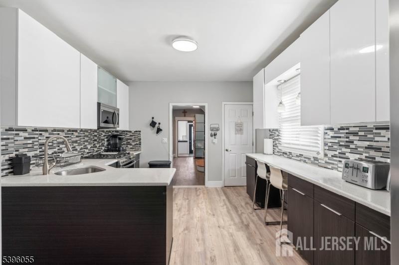 106 W Gibbons Street W