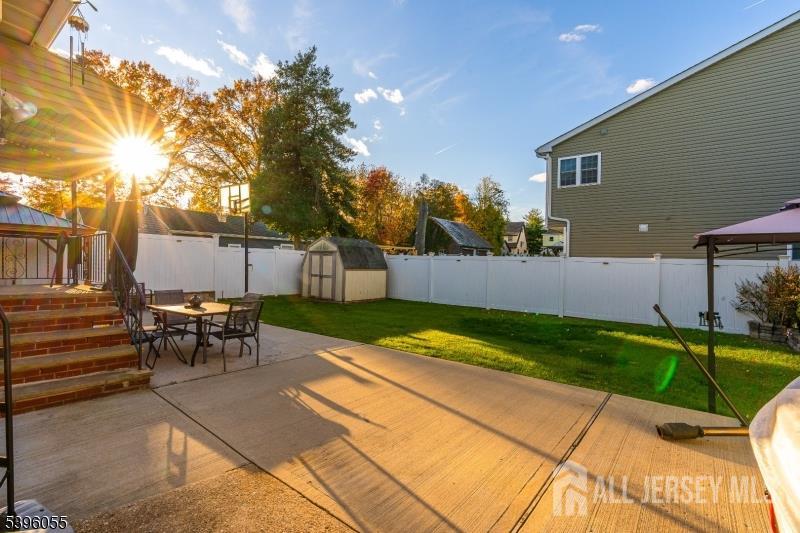 106 W Gibbons Street W