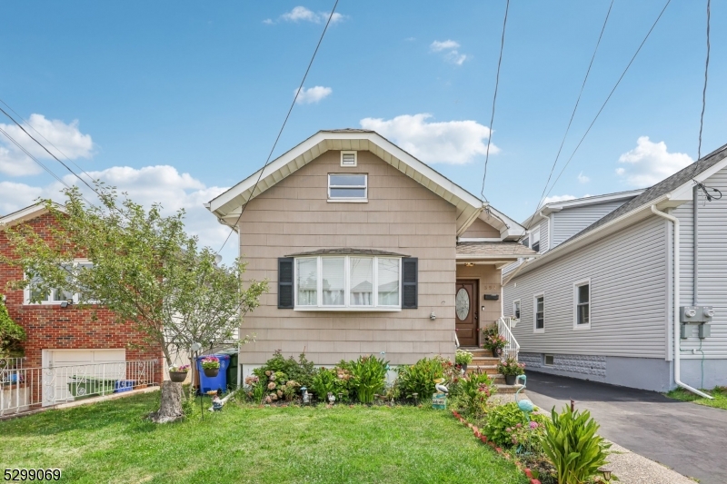 352 Miltonia St