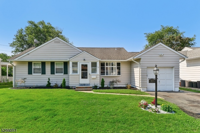 37 Warwick Rd