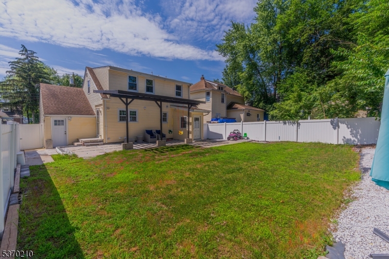 423 E 4Th Ave