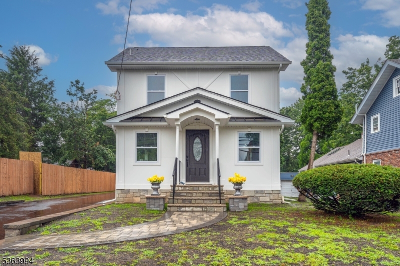 11 Raymond Ave