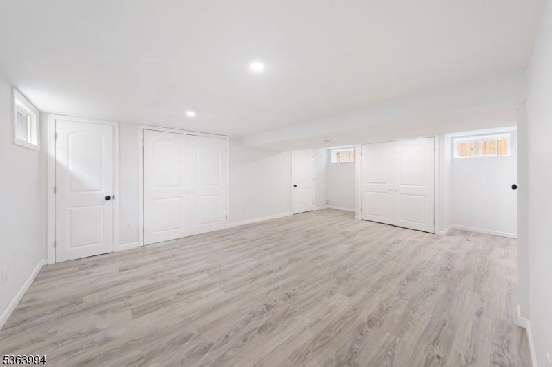 11 Raymond Ave