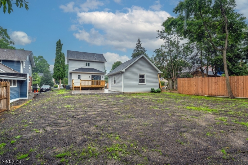 11 Raymond Ave