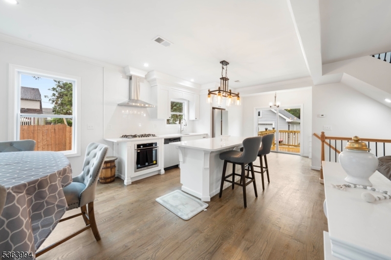 11 Raymond Ave