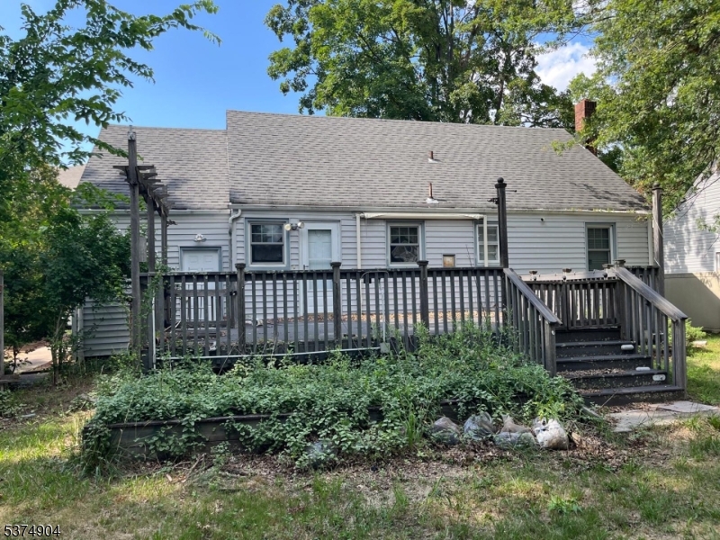 1208 Moffett Ave