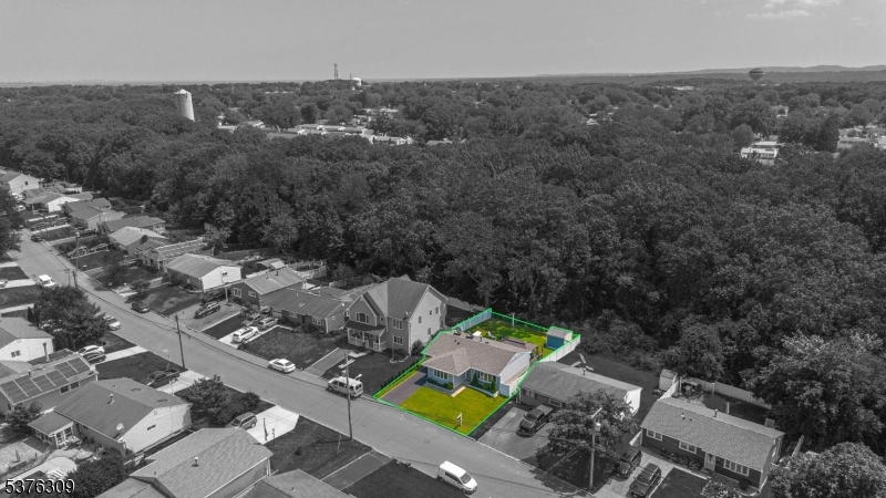 40 Buttonwood Dr