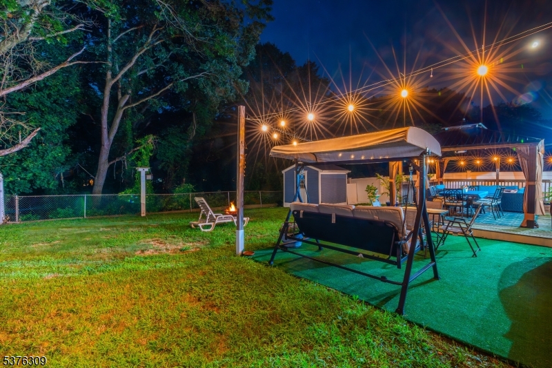 40 Buttonwood Dr
